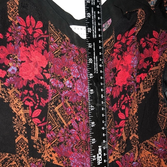 Kendall & Kylie small red & black floral cold shoulder romper ties at shoulder - Picture 9 of 11